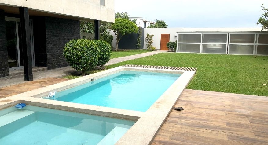 Preciosa y moderna casa en venta en exclusivo condominio en La Encantada de Villa