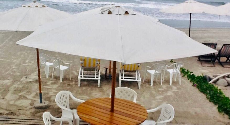 Venta de linda casa a unos pasos del mar en Pulpos