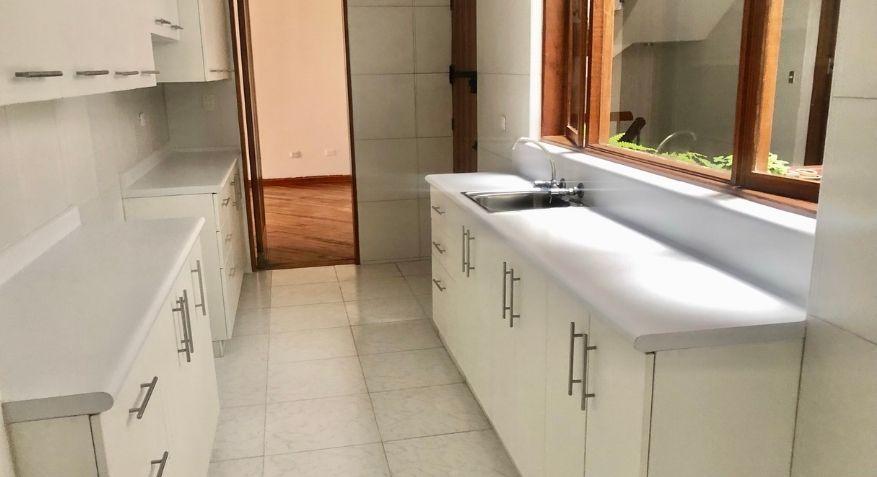 Acogedor departamento totalmente remodelado en venta  Av. San Borja Sur