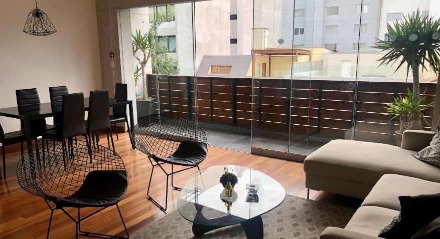 Acogedor departamento en venta Miraflores límite con San Isidro