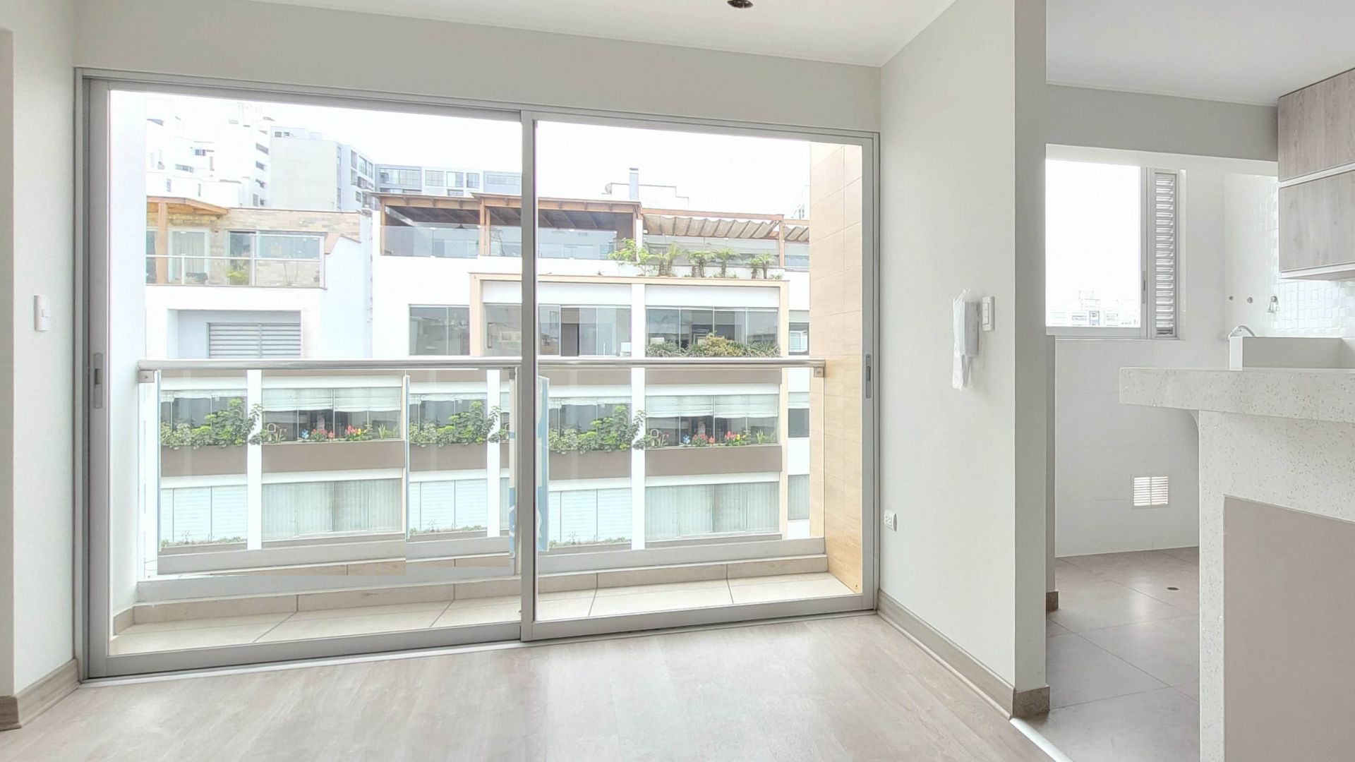 Lindo y moderno departamento acabos de primera Magdalena límite con San Isidro